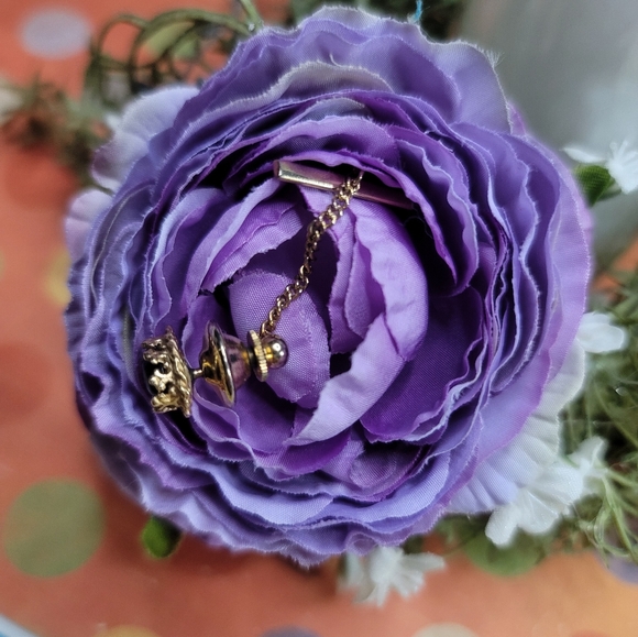 Gray Moonstone Tie Tac in Goldtone Crown Setting Vintage - Picture 2 of 2